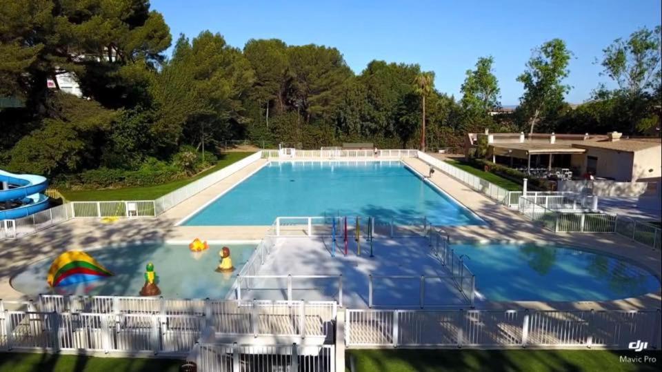 Domaine De La Coudouliere, T2 Climatise Terrasse Vue Mer Sans Vis A Vis Plage A 100M Six-Fours-les-Plages Exterior photo